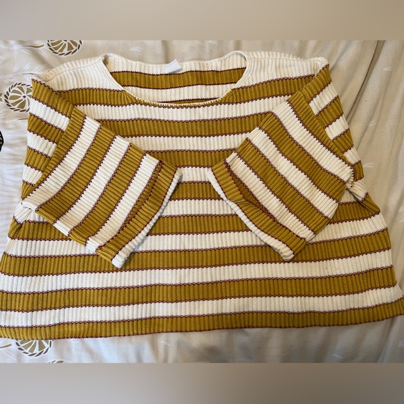 By Together Tops - Cute gold/cream/burgundy sweater